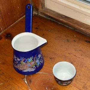 Vintage tea cup and tea pot